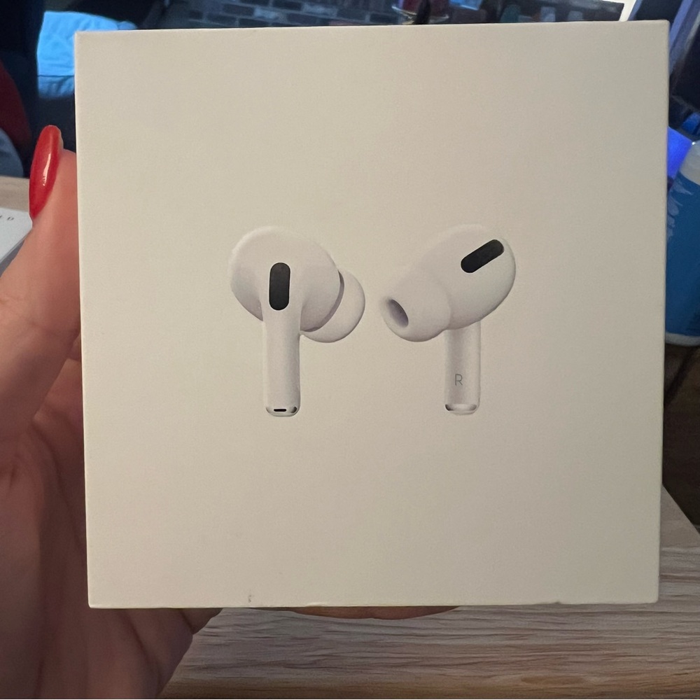 Apple AirPods Pro (1st Generation) - Picture 11 of 11